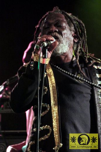 Winston McAnuff (Jam) with Fixi 7. Freedom Sounds Festival - Essigfabrik, Koeln 27.04.2019 (8).JPG